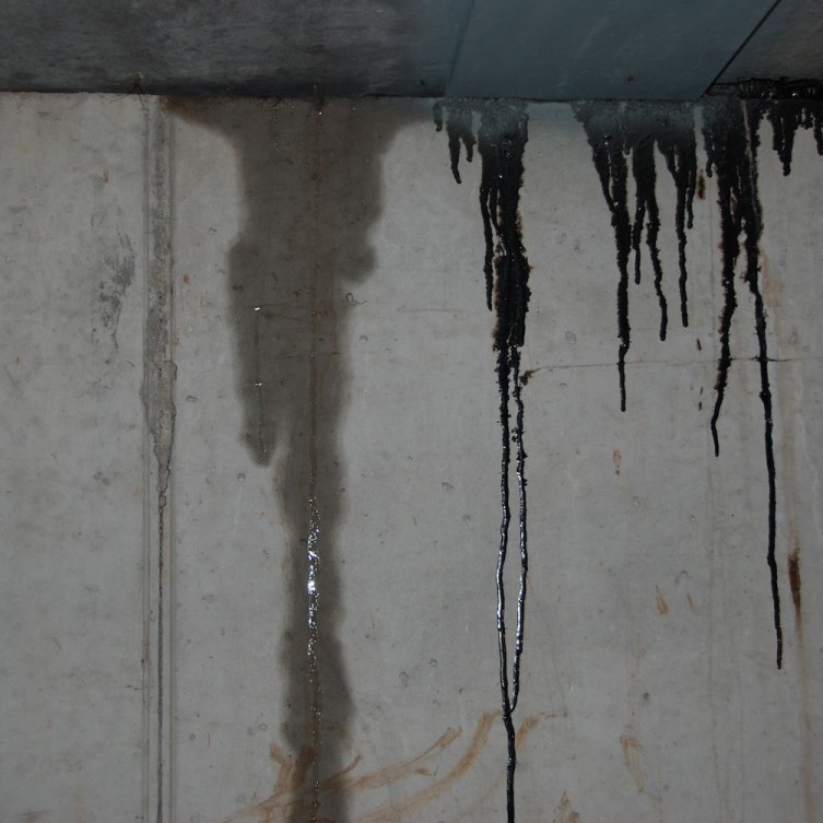 Tips For Fixing Leaks In The Concrete Wall