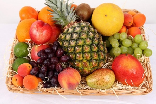 A fruit basket – a healthy gift option