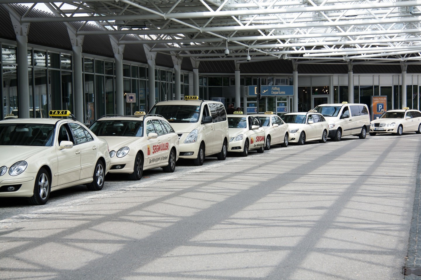 London airport taxi