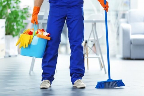 "تنظيف المنازل بالبخار: فوائدها وعيوبها" 851383home-cleaning-servicejpg